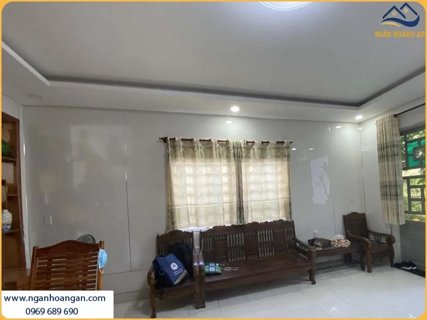 Thi Công Tấm PVC Trắng Trơn PVC2023 Kosmos Cho Phòng Khách